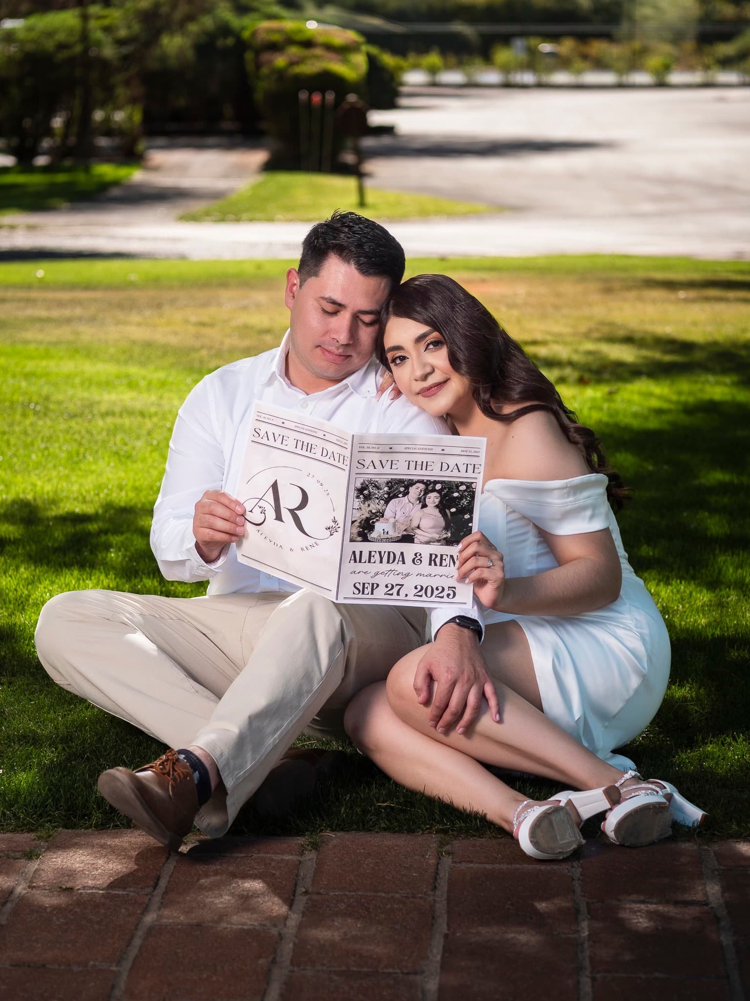 Sesion de compromiso en exterior con save the date